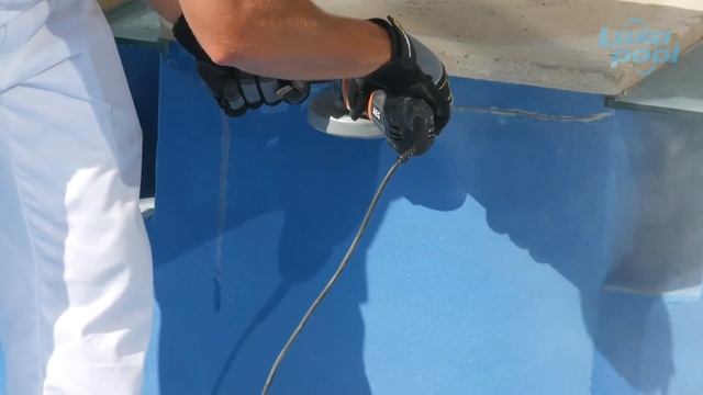 Paint your Pool with LUXAPOOL Epoxy Pool Paint - How to repair small cracks and divots with LUXAPOO смотреть онлайн