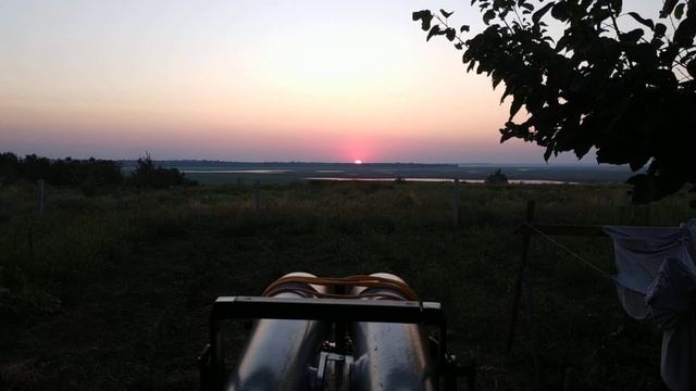 Можно ли смотреть на солнце по утрам?)) смотреть онлайн