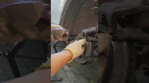 Замена тормозных колодок  Toyota RAV 4 IV поколения