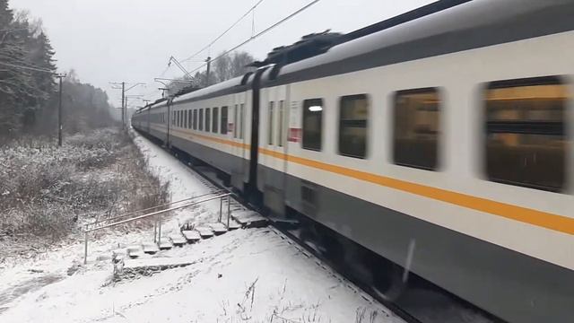 Электропоезд ЭП2Д-0079 платформа Хлюпино до станции Лобня 12.11.2021. смотреть онлайн