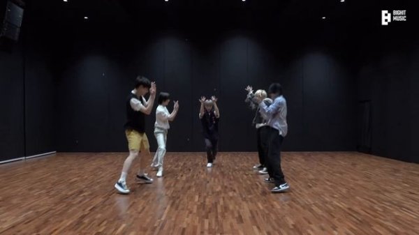 TXT (투모로우바이투게더) ‘Magic’ Dance Practice