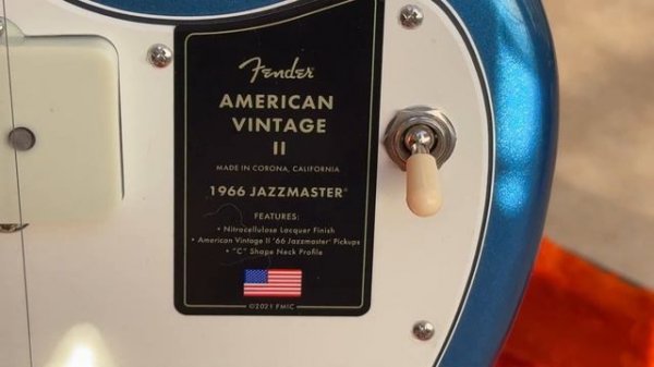 Fender Jazzmaster American Vintage II 1966 Lake Placid Blue 2023
