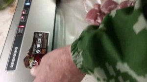 Вакуумная упаковка мяса для длительного хранения.