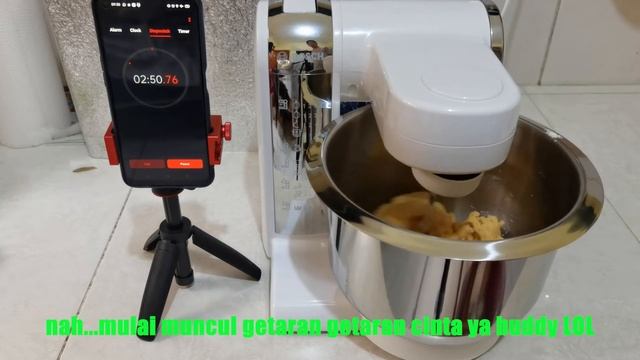 Test Drive 1 Bosch MUM48CR1: Knead The Dough (Tanpa Telur) смотреть онлайн