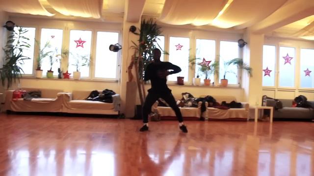 Daniel Asamoah | Retro Wilhelm смотреть онлайн