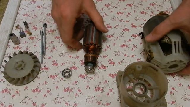 Разборка электродвигателя культиватора Expert 750. Как разобрать электродвигатель культиватора. смотреть онлайн