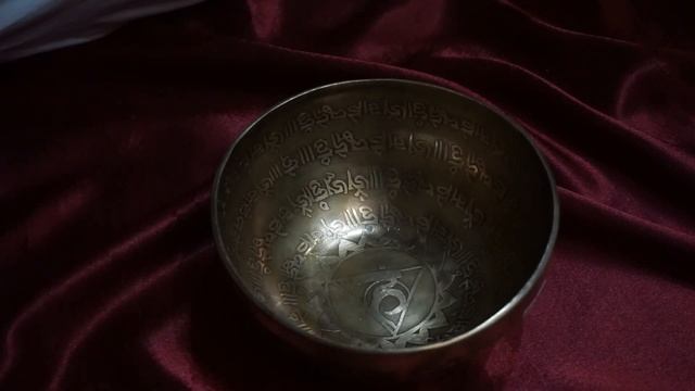 M16.9см.-190Гц.Фа#Соль. ТИБЕТСКАЯ ПОЮЩАЯ ЧАША ДЛЯ МЕДИТАЦИИ. ВИДЕО ПОЮЩИЕ ЧАШИ. смотреть онлайн