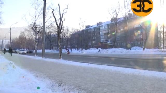 дежурит у люка круглые сутки смотреть онлайн