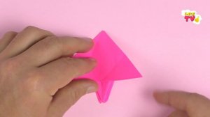 Как сделать цветы из бумаги без клея. Бумажные цветы своими руками. Оригами подарок маме на 8 марта