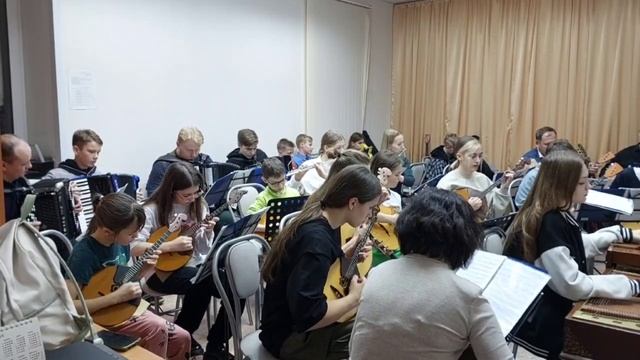 В. Биберган. "Наигрыш". Исполняет Оркестр народных инструментов "Лирица" смотреть онлайн