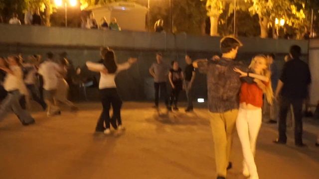 Танго - Open air - Бальные танцы в Парке Горького, Москва, 14 августа 2018 смотреть онлайн