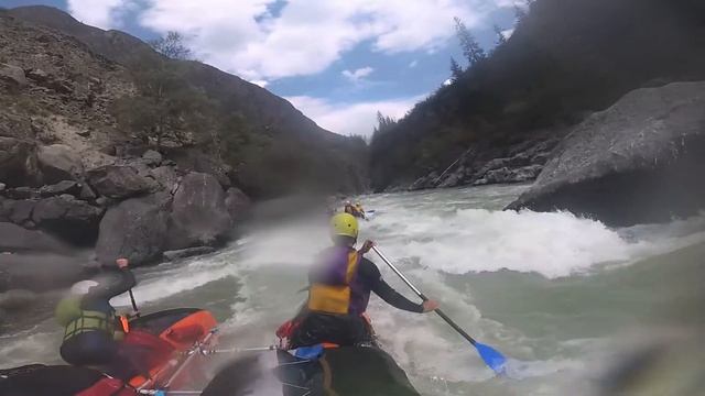 Башкаус порог №182 | Rafting the rapids №182 on the Bashkaus river (Lower gorge) смотреть онлайн