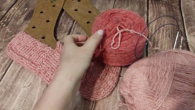 Следочки-тапочки из пряжи Вязунчик (кавказская) и рассказовской ангорки смотреть онлайн