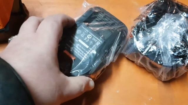AEG OMNI18C LI 202B KIT1X - обзор реноватора смотреть онлайн