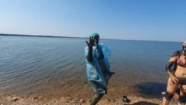 Крым.Сакское озеро..ежедневный ритуал.. смотреть онлайн