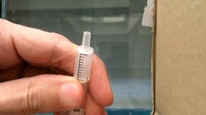 Ремонт силиконового шва аквариума.