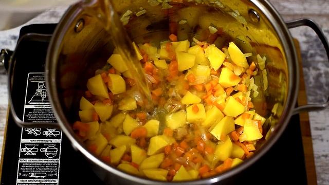 СУП, КОТОРЫЙ ЛЮБИТ МОЯ СЕМЬЯ, С КЛЕЦКАМИ И ФРИКАДЕЛЬКАМИ. ЛЕГКИЙ И ПРОСТОЙ РЕЦЕПТ. смотреть онлайн