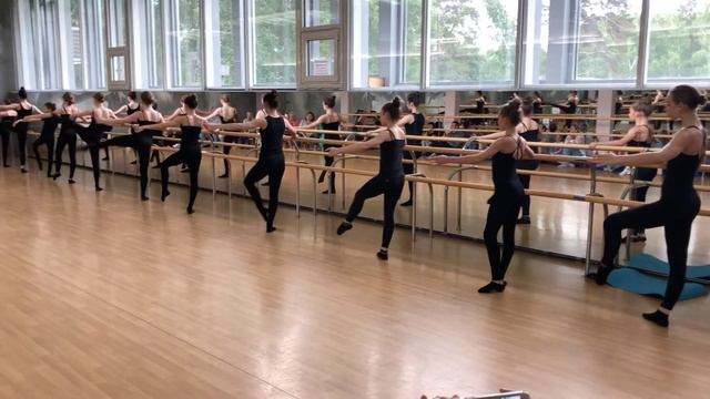 Ballet class / SKYDANCE School смотреть онлайн