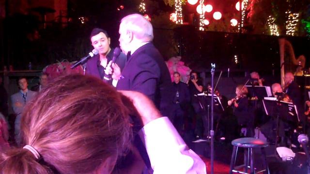 Kevin Michael Richardson sings with Seth MacFarlane and Frank Sinatra Jr смотреть онлайн