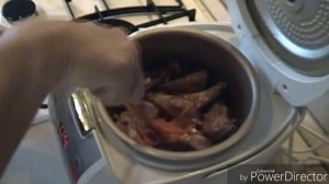 Свиные ребрышки с картошкой в мультиварке