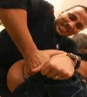 Попа не лезет в штаны_Отъела_)