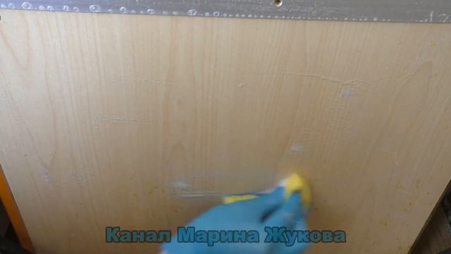 КАК ОТМЫТЬ КУХОННЫЕ ФАСАДЫ ДВЕРЦЫ СТОЛЕШНИЦУ Как убрать удалить жир с кухонной мебели