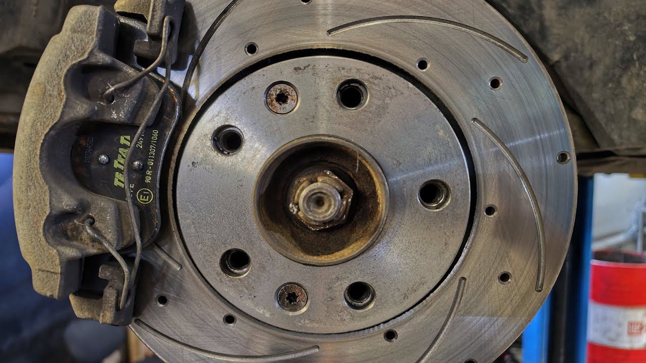 Перфорированные тормозные диски Рено Дастер смотреть онлайн