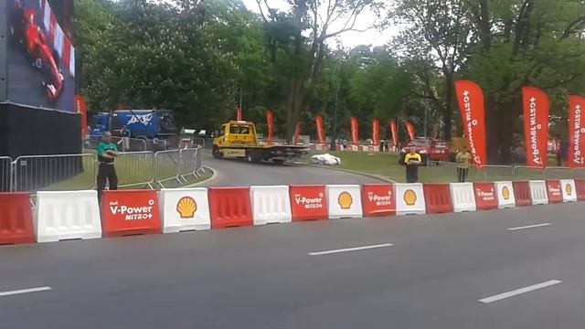 Felipe Massa in Ferrari F60 at Warsaw Street Show смотреть онлайн