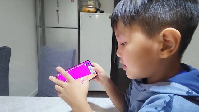 Делаем уроки. Переменка. Roblox House смотреть онлайн