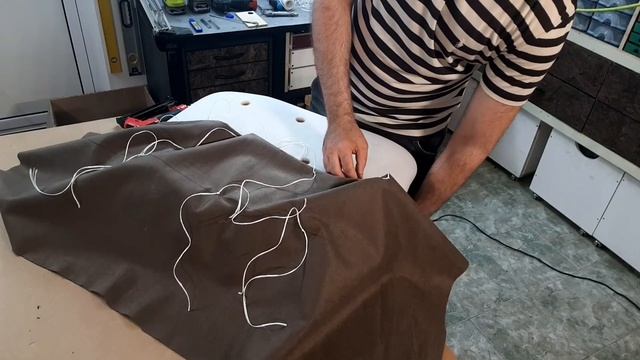Как перетянуть кресло своими руками | РЕСТАВРАЦИЯ мебели DIY #сделайсам #каретнаястяжка #реставраци смотреть онлайн