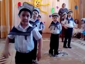 Танец моряков. Средняя группа "Солнышко" МБДОУ "Детский сад № 28" г. Троицк