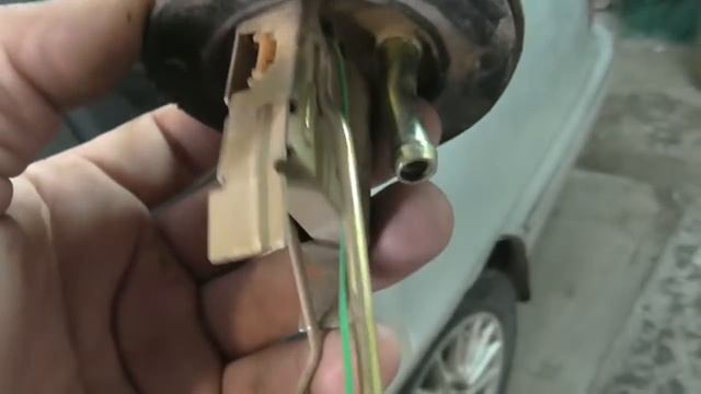 разобрался с проблемой уровня топлива на нексии