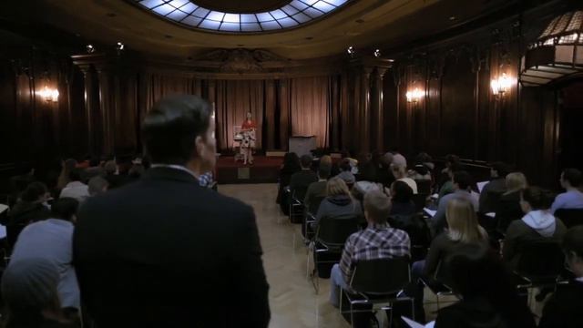 Bones 5x16 - Booth and Brennan meet each other for the first time смотреть онлайн