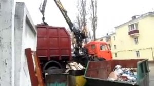 уборка мусора, крупногабаритный мусор, мусоровоз