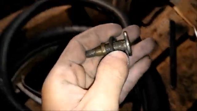 РЕЗУЛЬТАТ ЗИМНИХ ПОКАТУШЕК | РЕМОНТ ВЫРВАННОГО СОСКА ИЗ КАМЕРЫ смотреть онлайн