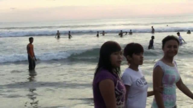 Пляжи Бали - Кута в воскресенье Kuta Beach .mp4