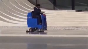 Баку. Гость из Москвы удивлен архитектурой и чистотой города.