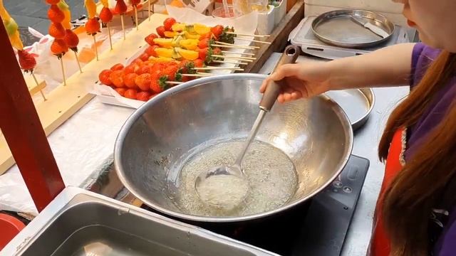 КОРЕЙСКАЯ УЛИЧНАЯ ЕДА КАРАМЕЛИЗИРОВАННЫЕ ФРУКТЫ / KOREAN STREET FOOD CARAMELIZED FRUITS