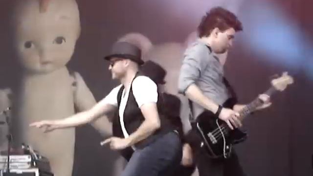 Marianas Trench - Desperate Measures Live @ SPF 2012 смотреть онлайн