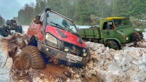 Лютая оффроад маршрутка поехала в объезд пробки Что случилось с Unimog на бездорожье?