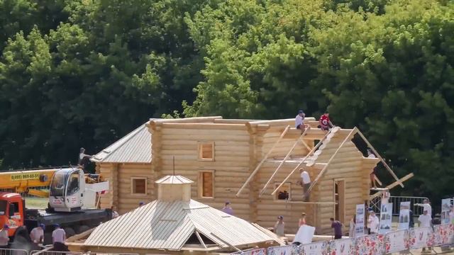 Строительство обыденного храма на фестивале "Русское поле 2014" смотреть онлайн