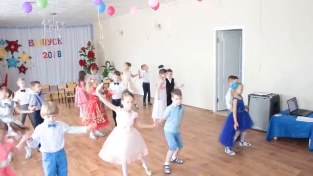 Выпускной в школу. Танец смотреть онлайн