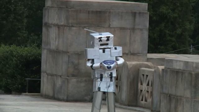 Robot Falls In Love (Return All Robots Teaser #3) смотреть онлайн