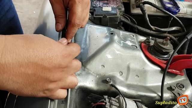Honda Civic EK: Sustec Hood Damper Installation смотреть онлайн