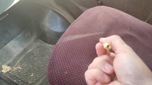 Запах бензина в салоне.