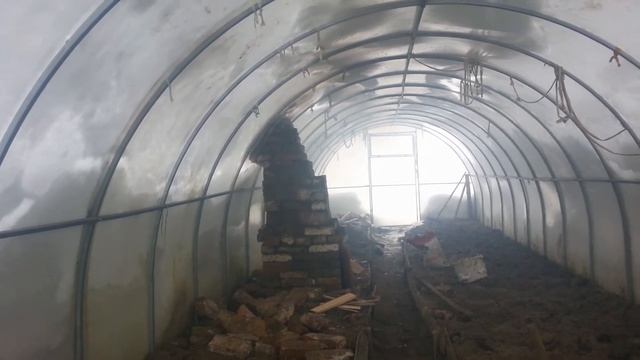Снегопады.Муж сделал печку в теплице.Закончились дрова, а весны нет смотреть онлайн