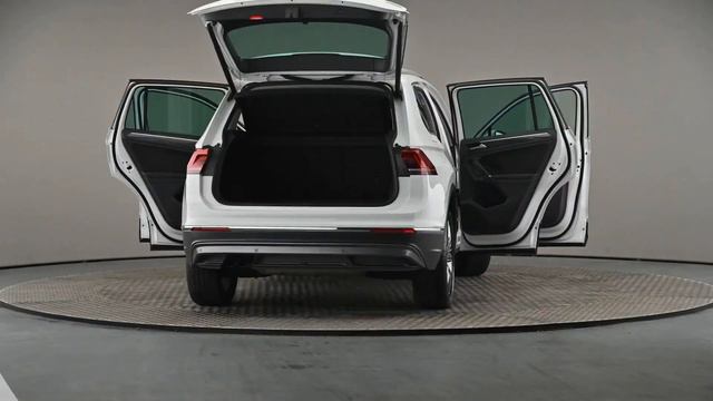 Volkswagen Tiguan - SWB SEL 2.0 TSI 4Motion 180PS 7-Speed DSG 5 Door - Citygate Volkswagen Ruislip смотреть онлайн
