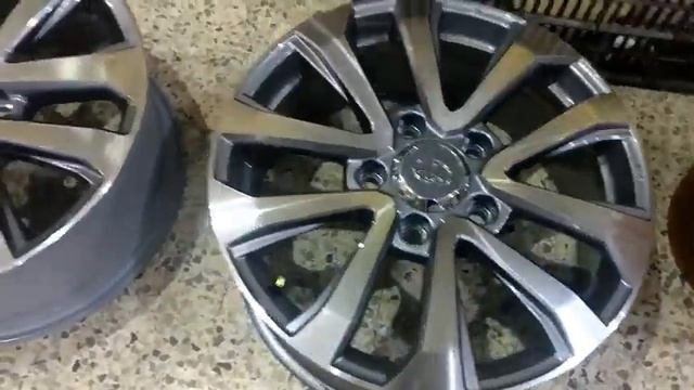 Toyota Land Cruiser OEM Alloy Rims смотреть онлайн