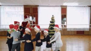 Музыкальная игра с Дедом Морозом "Паровозом дед мороз"