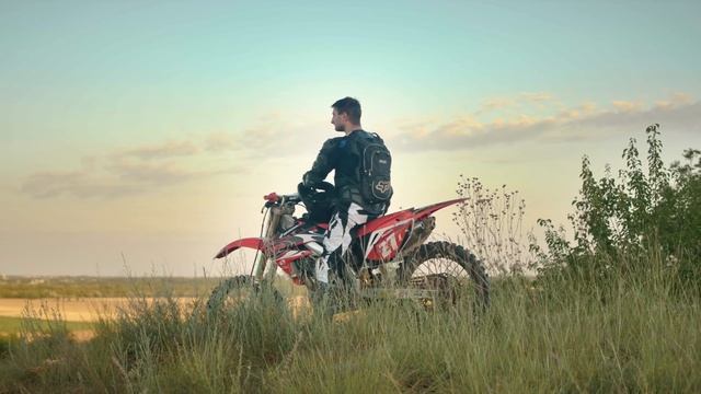 Sirui 35mm F1.8 Anamorphic Lens | Лучший бюджетный анаморфный объектив